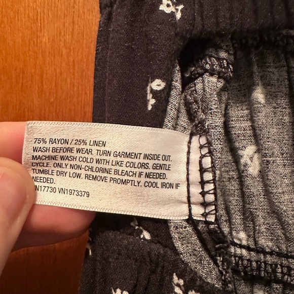 Kids Art Class Black Jumpsuit with White Floral Pattern - Picture 5 of 6